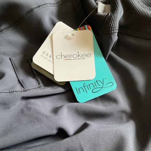 Women’s NWT Scrub Uniform by Cherokee - Picture 5 of 6